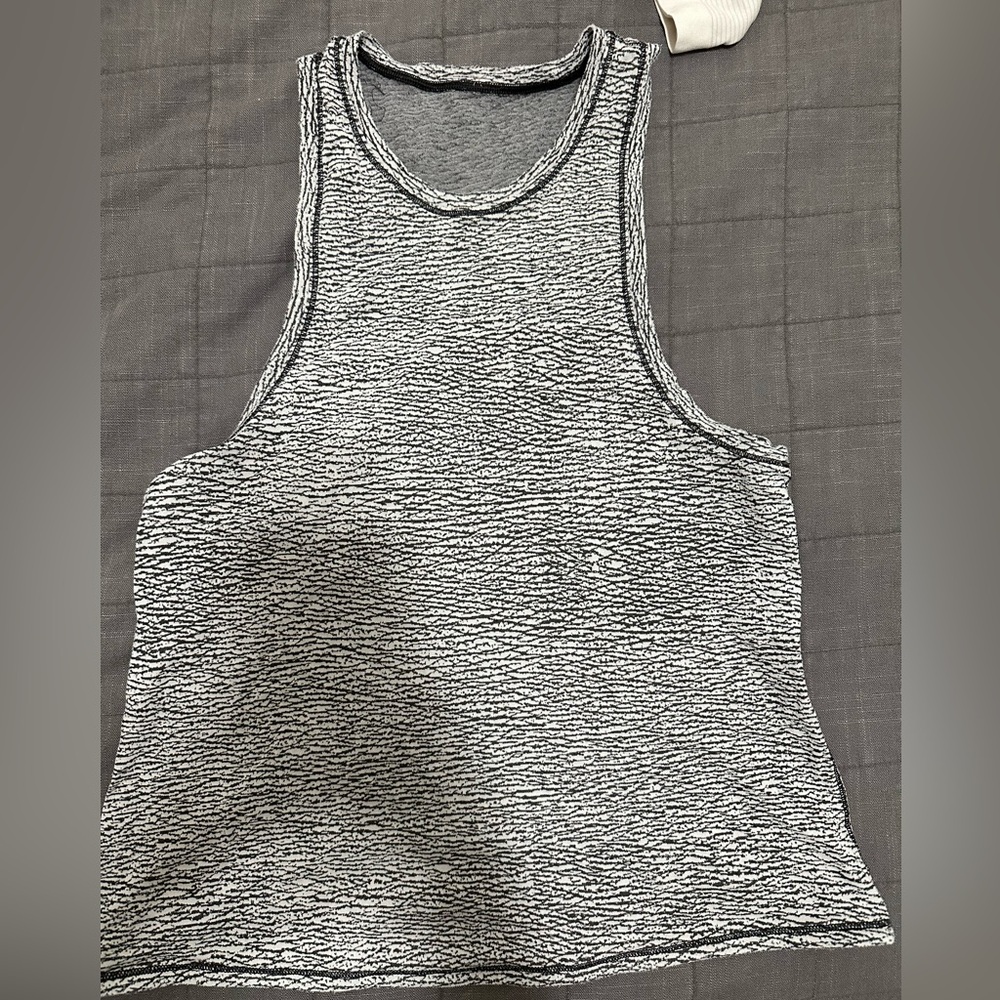 Lululemon crop tank - size 4
